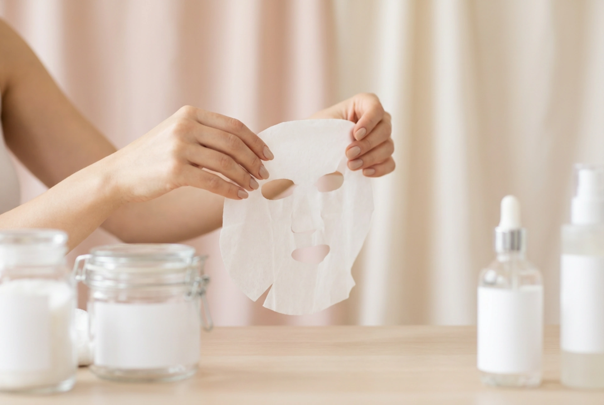 ෂීට් මාස්ක් (Sheet Masks): නිවැරදිව තෝරාගැනීම, භාවිතය සහ කාලය
