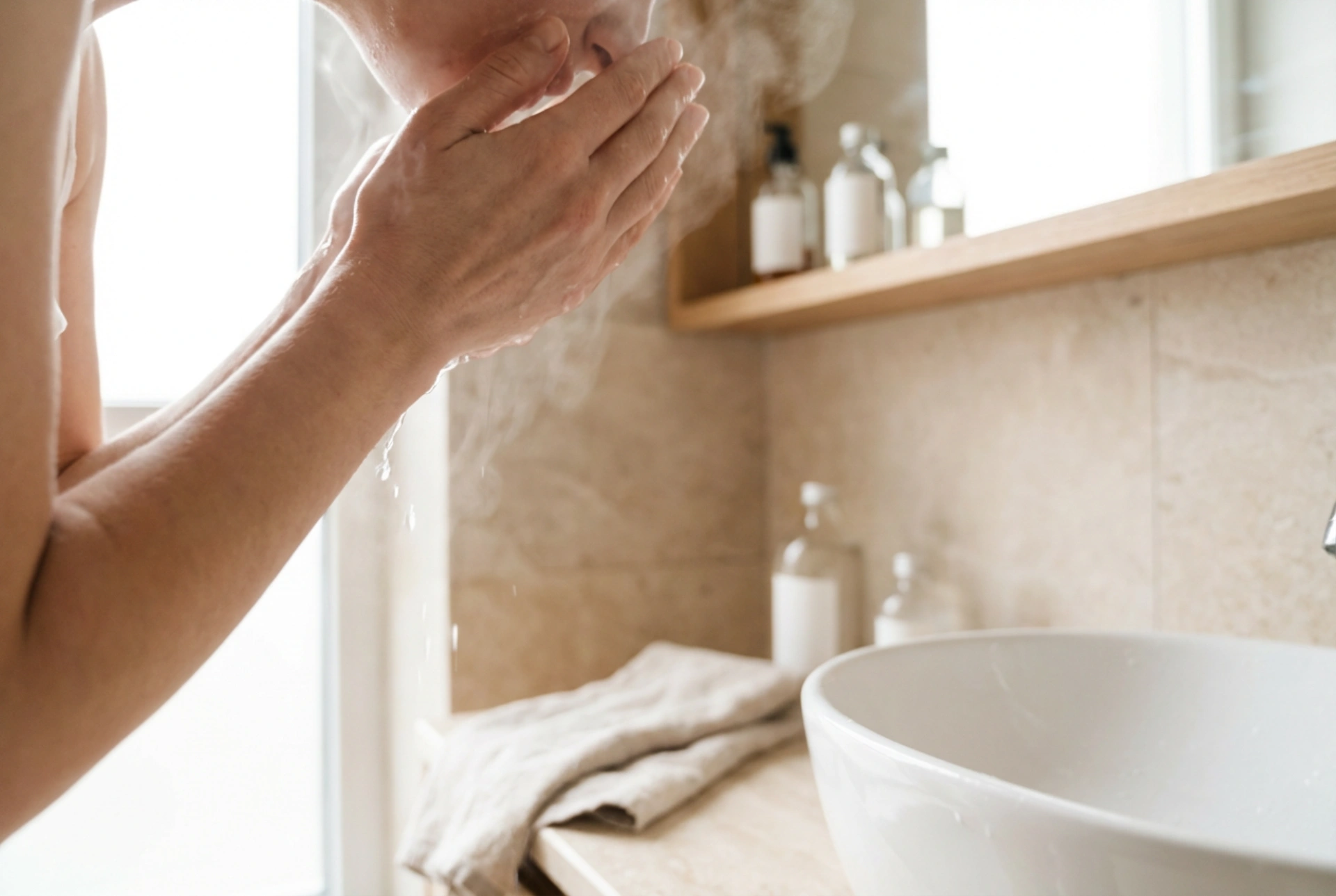 Čiščenje obraza brez napak: tehnike, pogostost in dobre navade