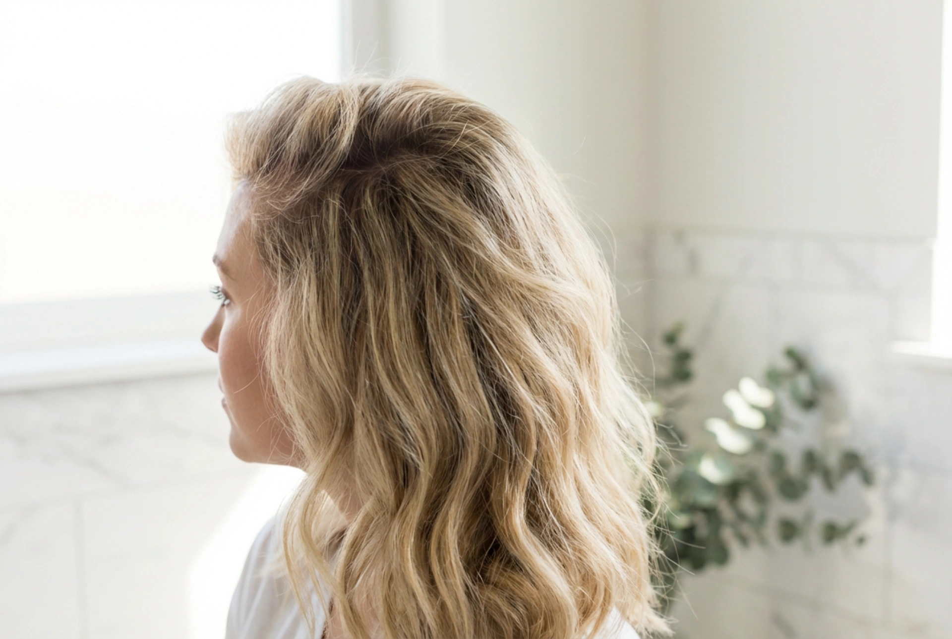 Povešeni lasje? Pričeske za povešane lase z dvigom pri koreninah