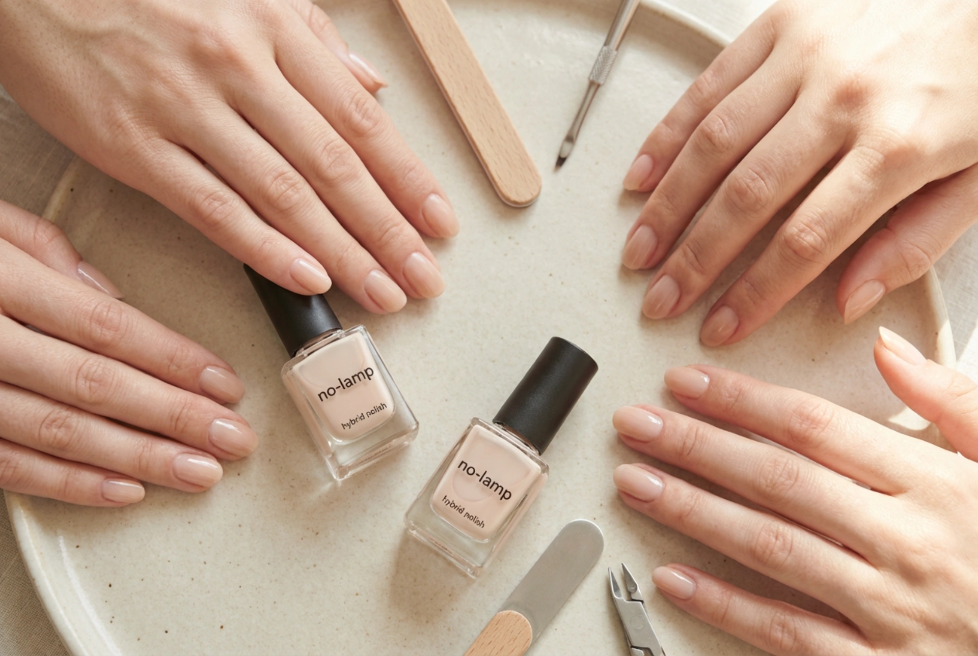 Hibridni lak brez lučke: kaj je, kako ga nanesti in podaljšati obstojnost