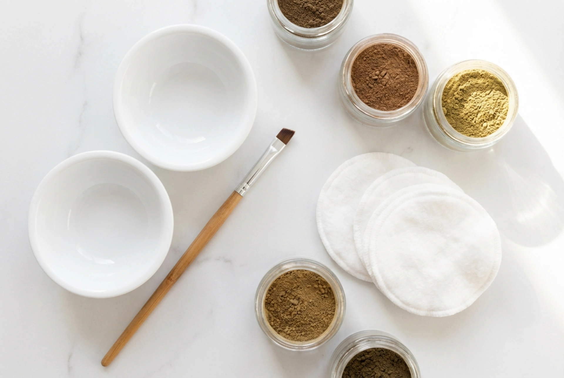 Domača kana za obrvi: komplet, priprava kože in tehnika nanosa